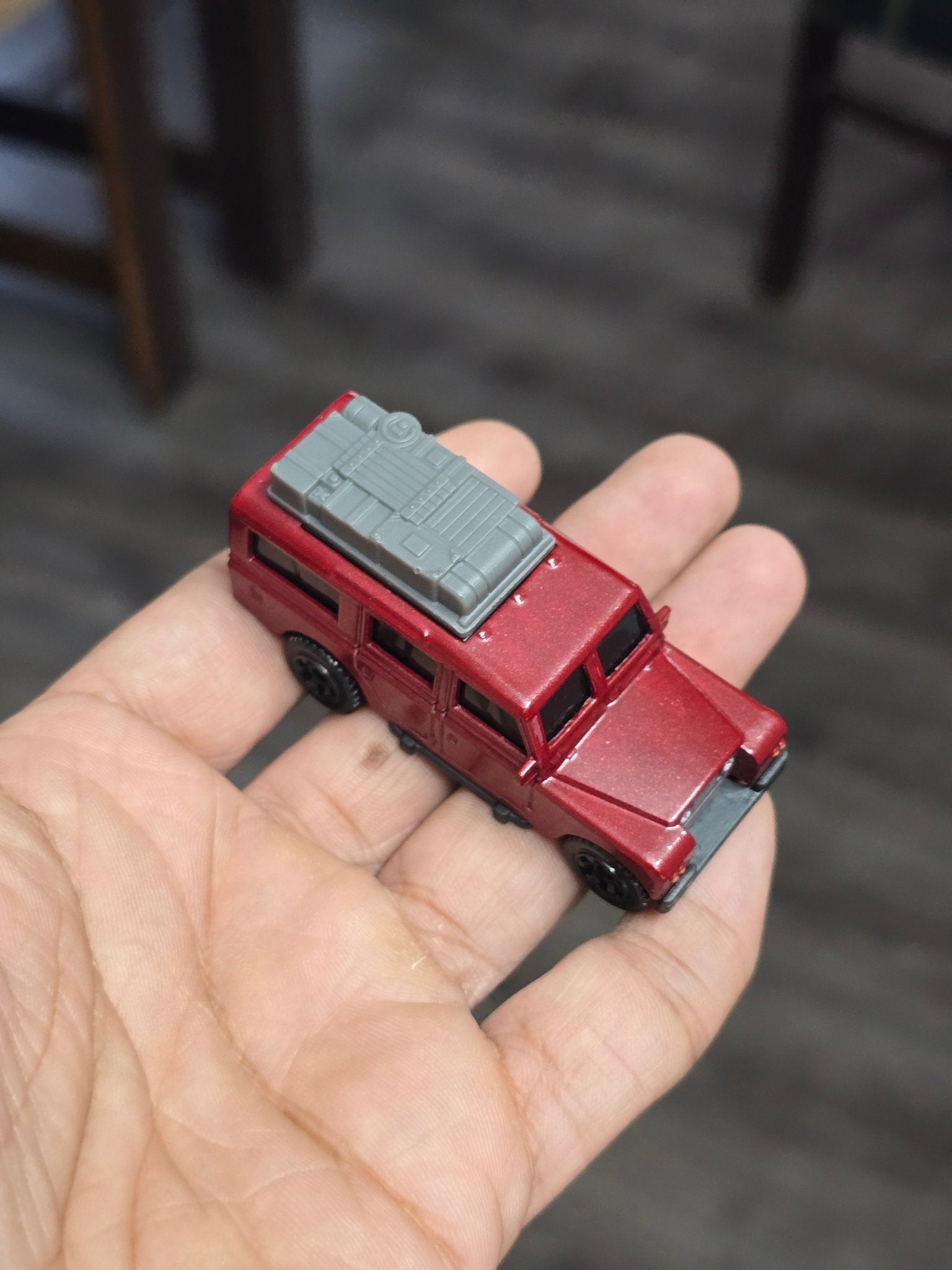 Matchbox 1966 Land Rover Gen II - Red (Uncarded - New) - Kinder Logs
