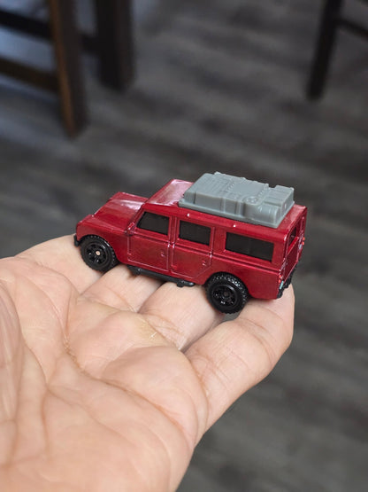 Matchbox 1966 Land Rover Gen II - Red (Uncarded - New) - Kinder Logs