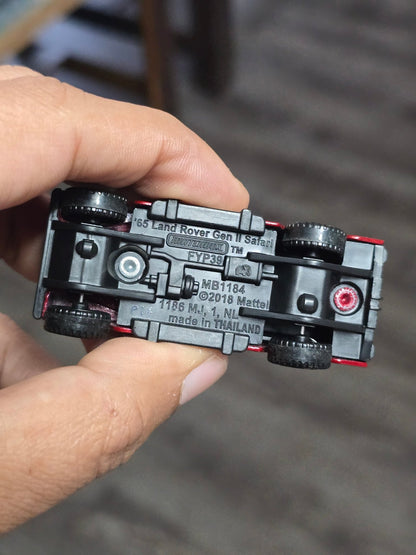 Matchbox 1966 Land Rover Gen II - Red (Uncarded - New) - Kinder Logs