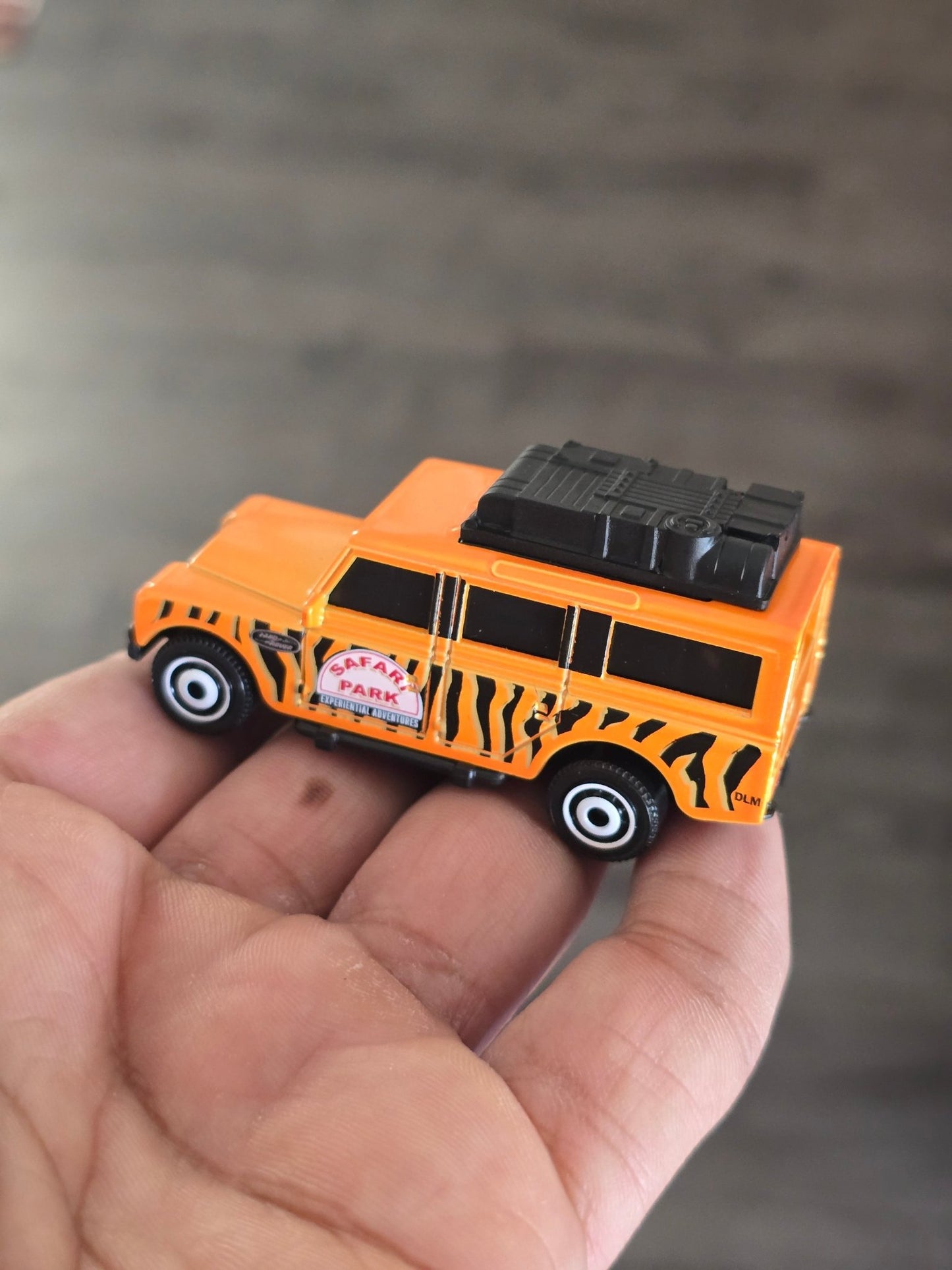 Matchbox 1966 Land Rover Gen II Safari Park (Uncarded - New) - Kinder Logs