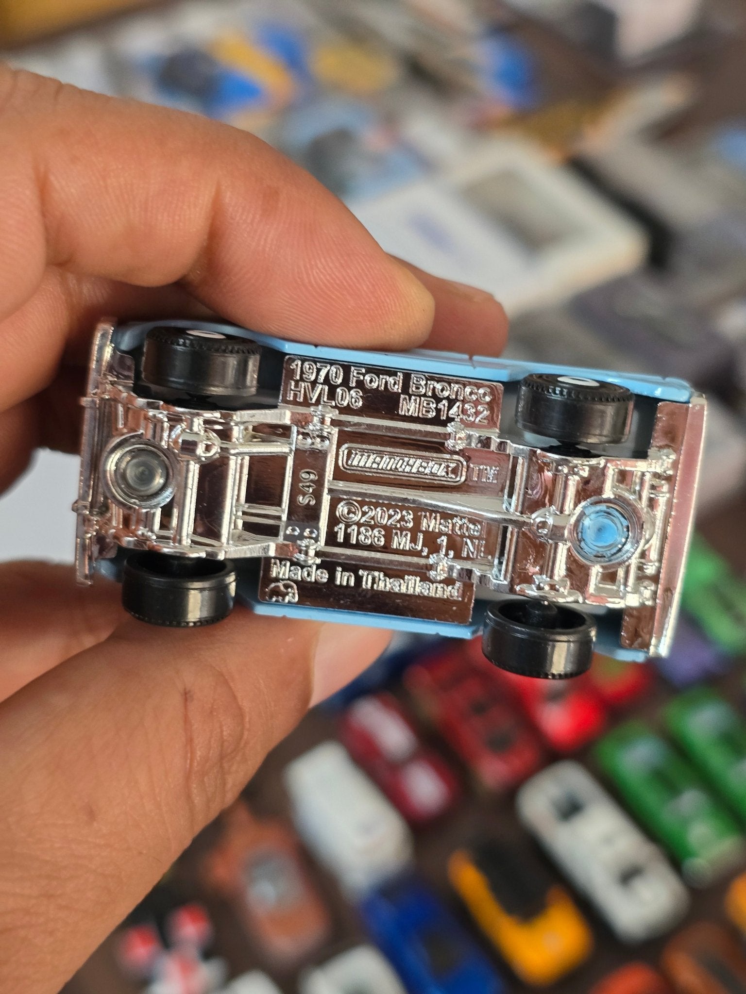 Matchbox 1970 Ford Bronco - Baby Blue (Uncarded - New) - Kinder Logs