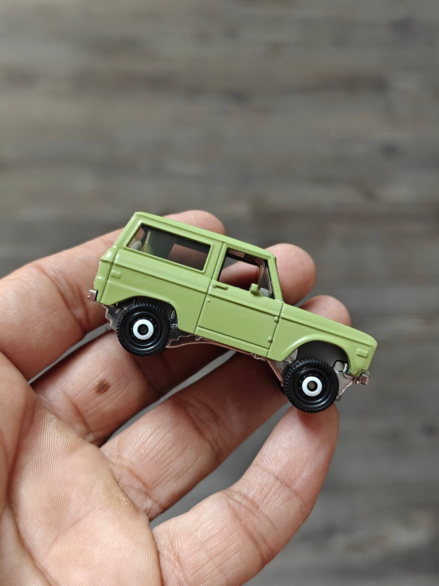 Matchbox 1970 Ford Bronco - Light Green (Uncarded - New) - Kinder Logs