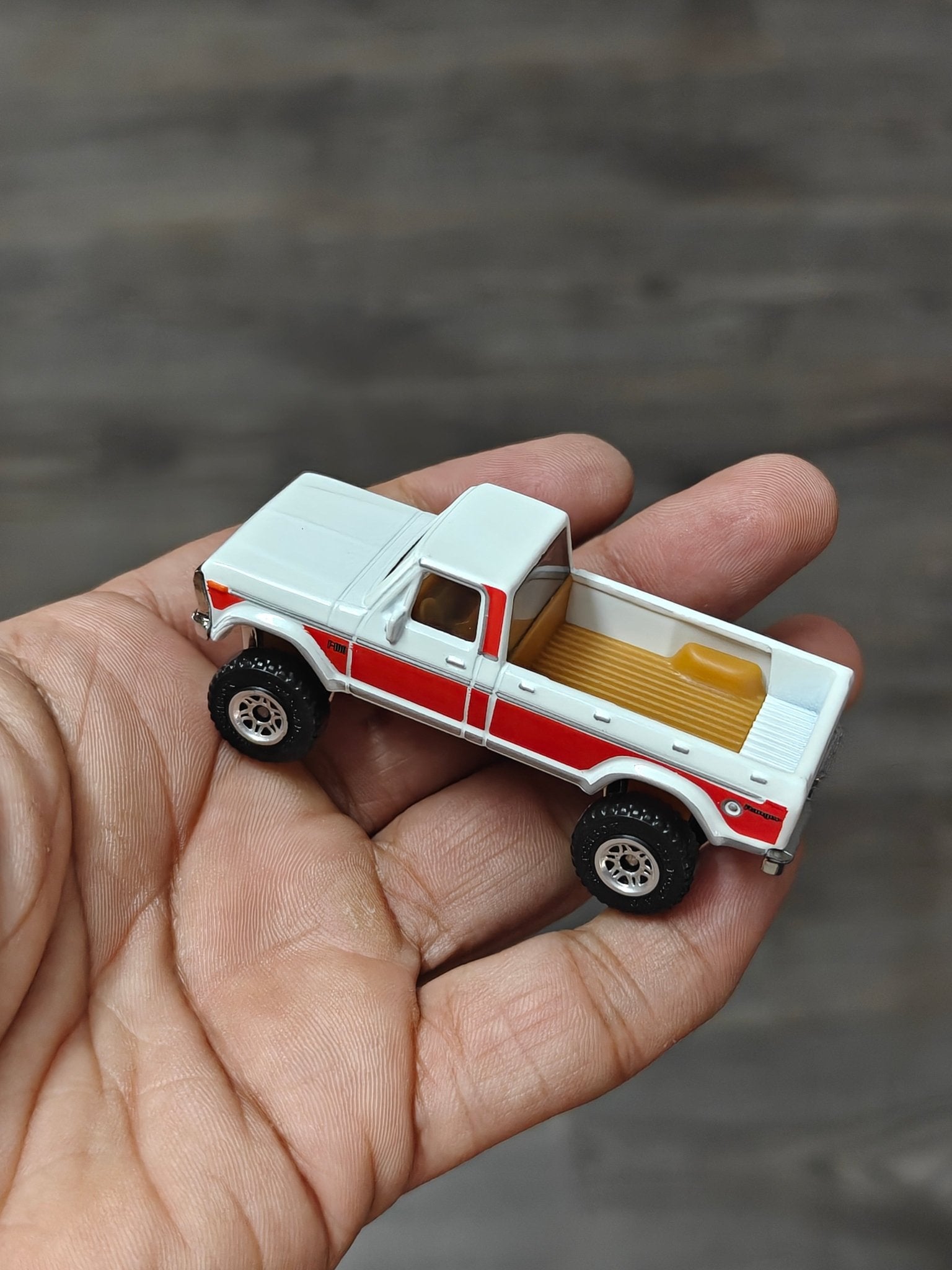 Matchbox 1974 Ford F - 100 Ranger - White (Uncarded - New) - Kinder Logs