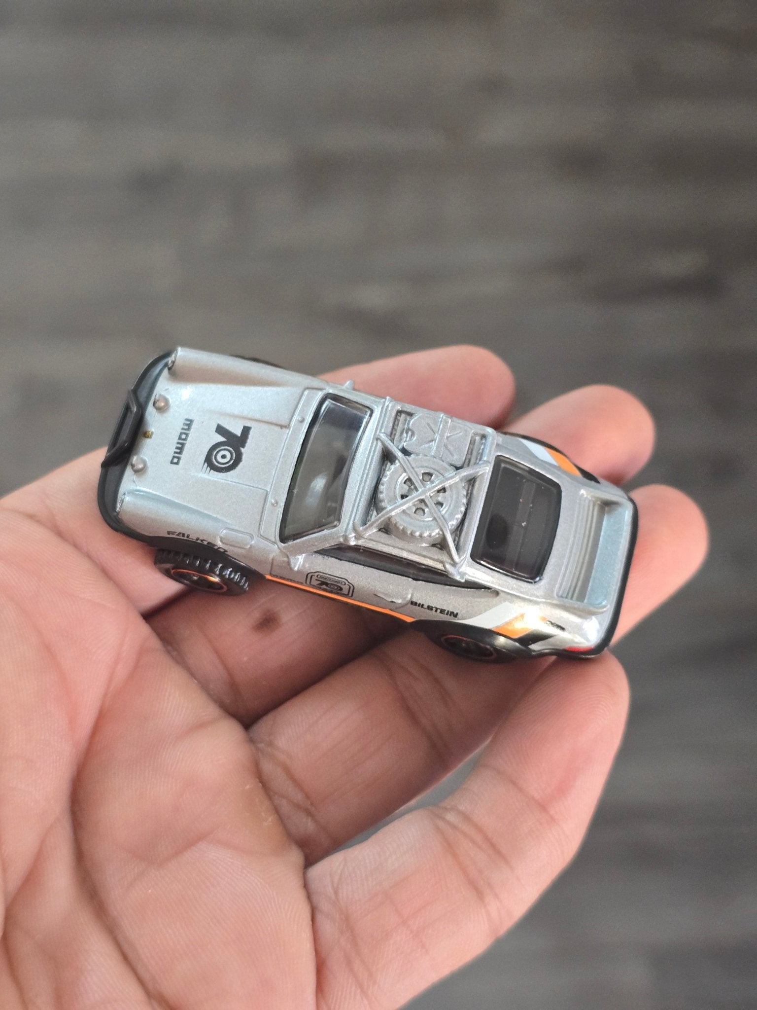 Matchbox 1985 Porsche 911 Rally 70 Years Edition (Uncarded - New) - Kinder Logs