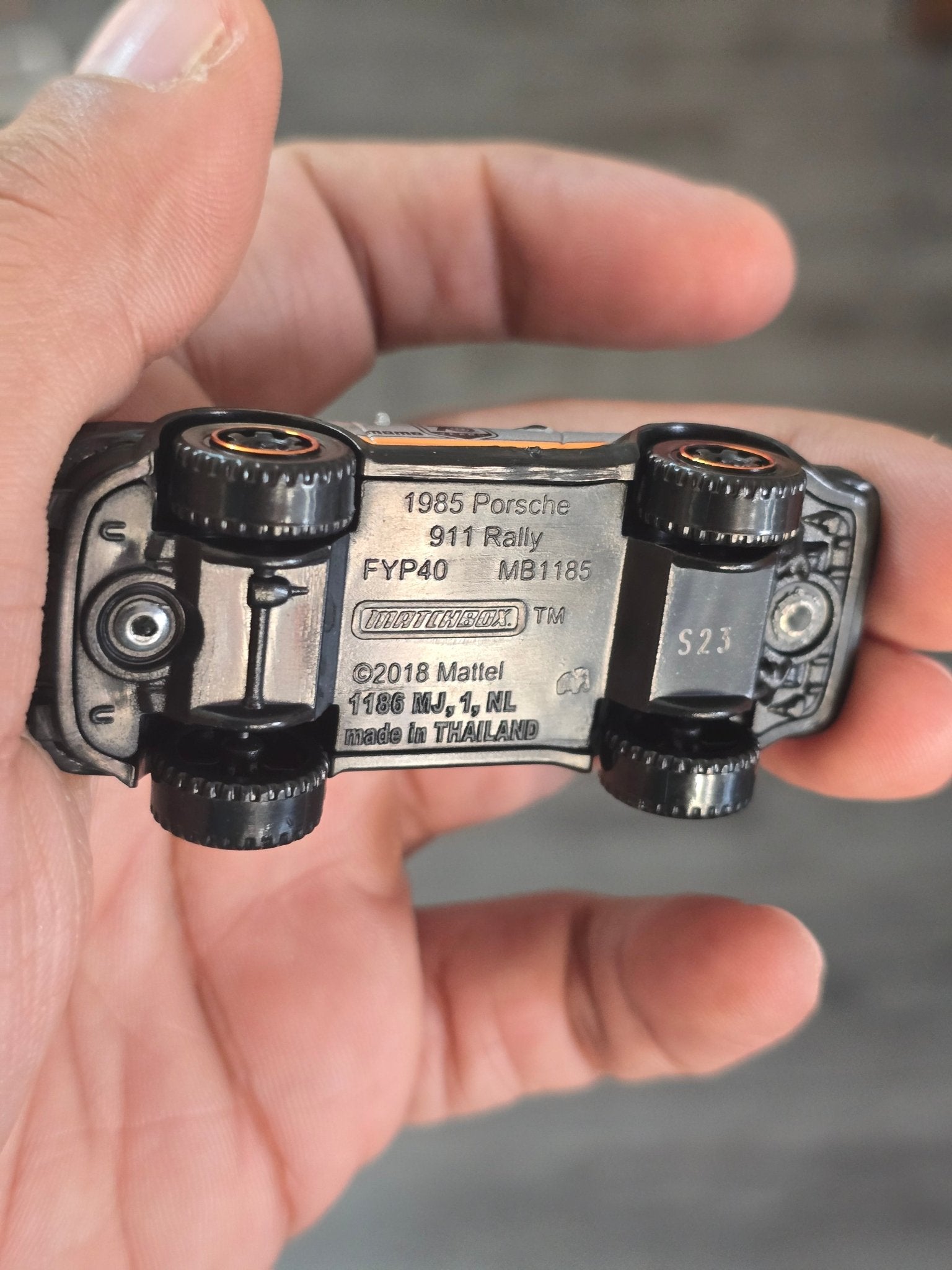 Matchbox 1985 Porsche 911 Rally 70 Years Edition (Uncarded - New) - Kinder Logs