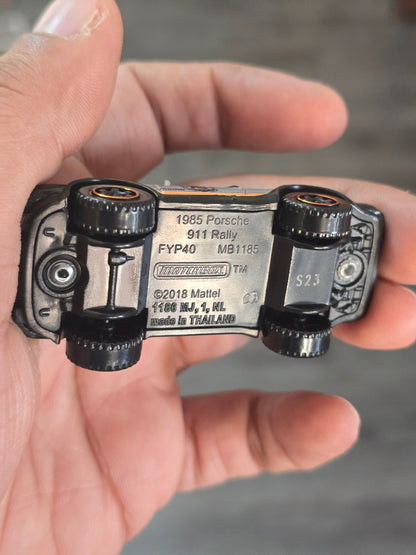 Matchbox 1985 Porsche 911 Rally 70 Years Edition (Uncarded - New) - Kinder Logs