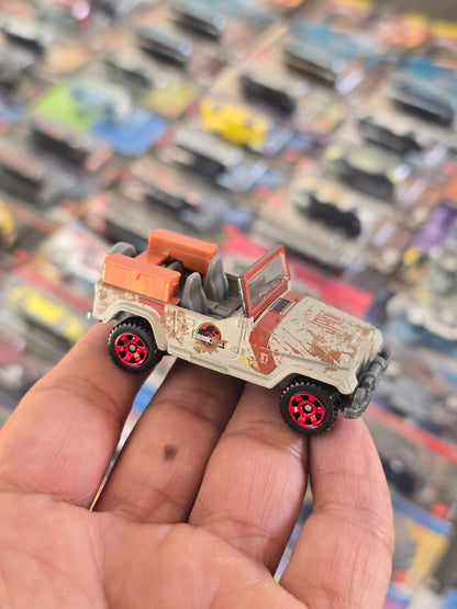 Matchbox 1993 Jeep Wrangler #10 - Jurassic World (Uncarded) - Kinder Logs