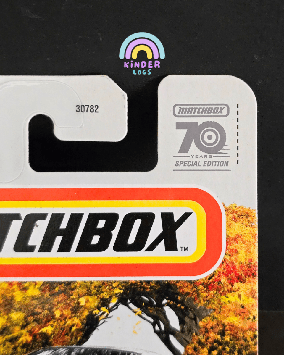 Matchbox 1994 Lexus LS400 - Beige (Cracked Blister) - Imported - Kinder Logs