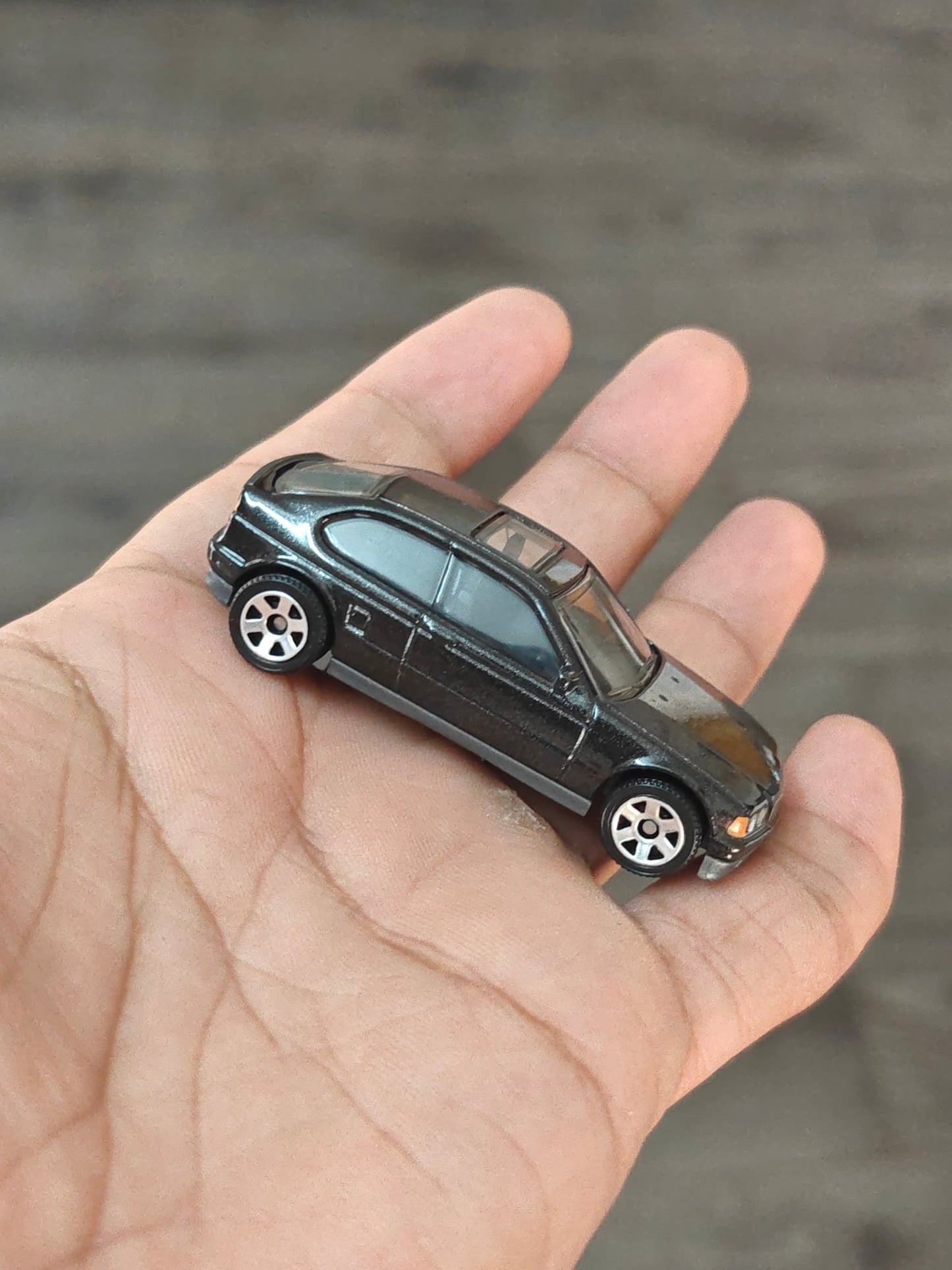 Matchbox 1995 BMW 318 Ti - Black (Uncarded - New) - Kinder Logs