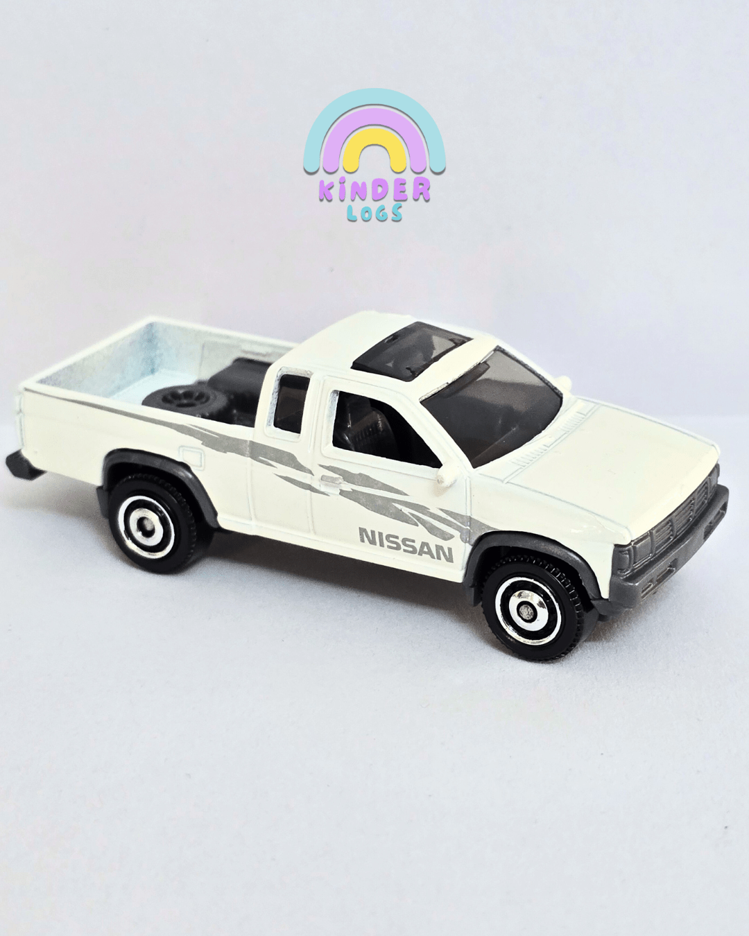 Matchbox 1995 Nissan Hardbody (D21) - White (Uncarded - New) - Kinder Logs