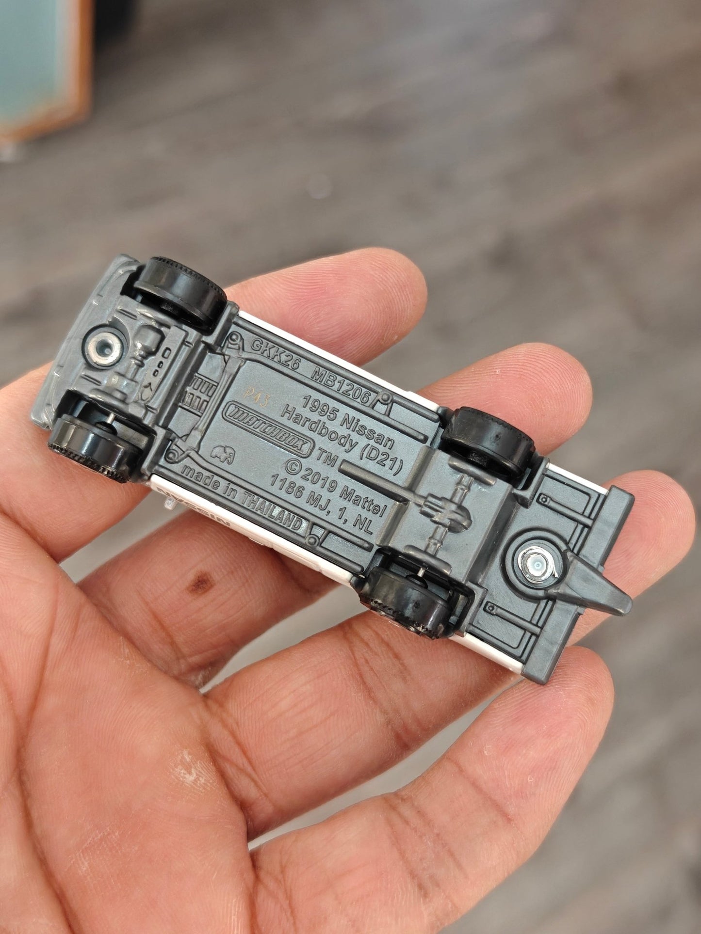 Matchbox 1995 Nissan Hardbody (D21) - White (Uncarded - New) - Kinder Logs