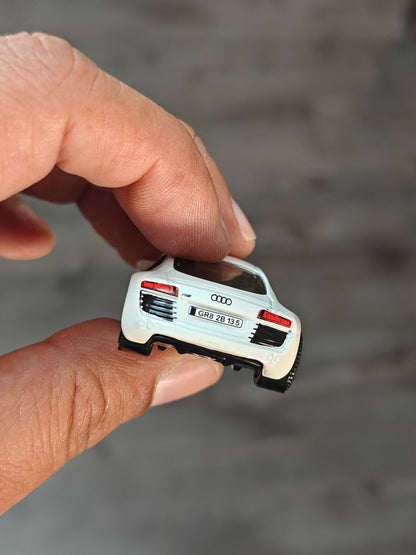 Matchbox 2007 Audi R8 - White (Uncarded - New) - Kinder Logs