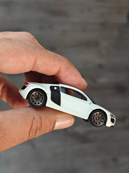 Matchbox 2007 Audi R8 - White (Uncarded - New) - Kinder Logs