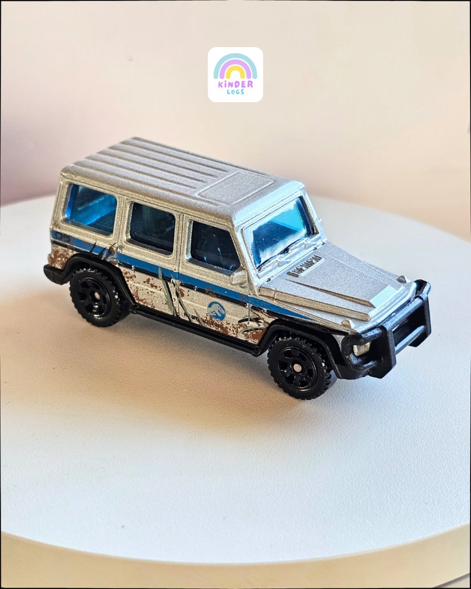 Matchbox 2014 Mercedes - Benz G550 - Jurassic Park (Uncarded) - Kinder Logs