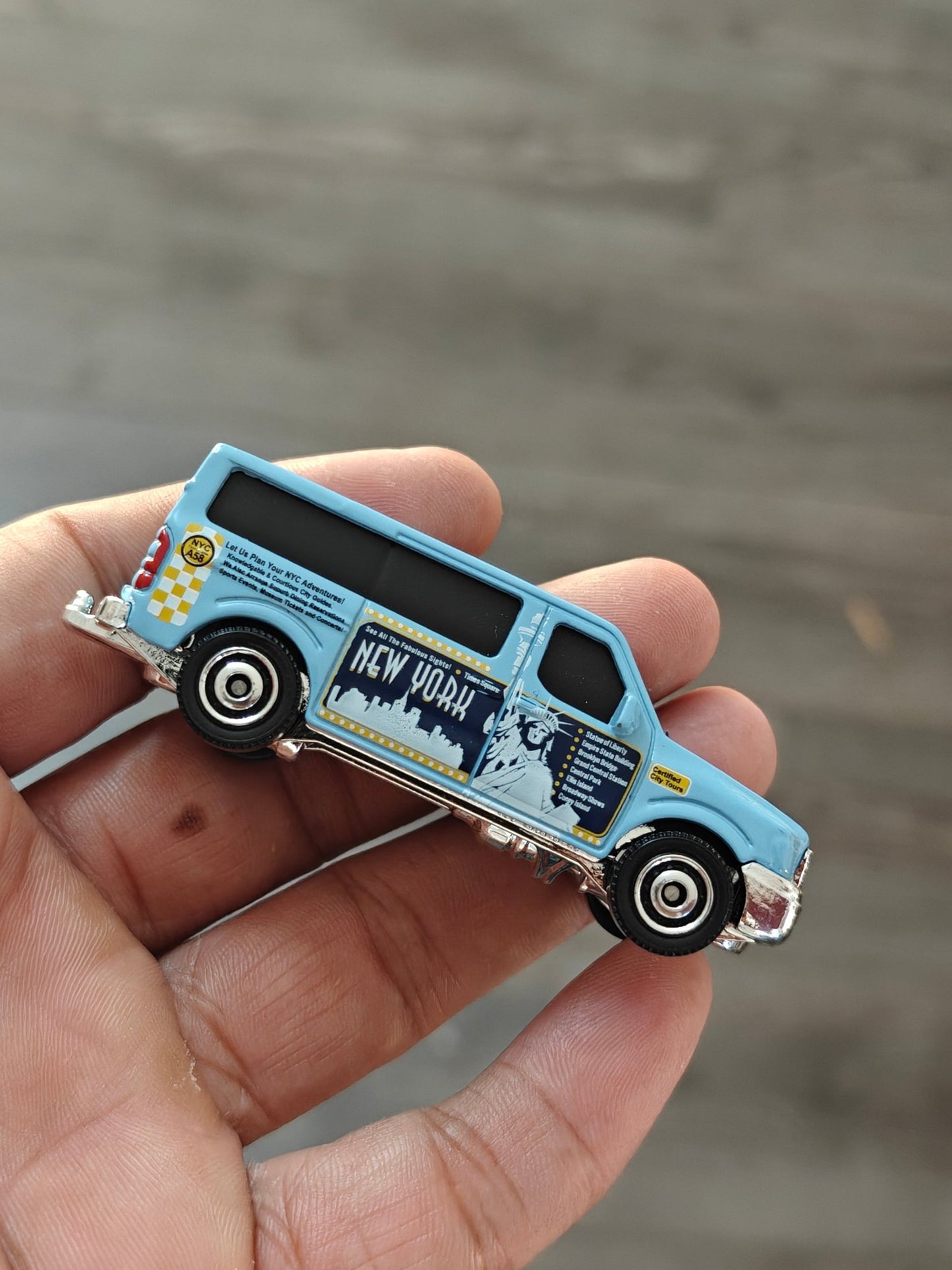 Matchbox 2014 Nissan NV Van - Blue (Uncarded - New) - Kinder Logs