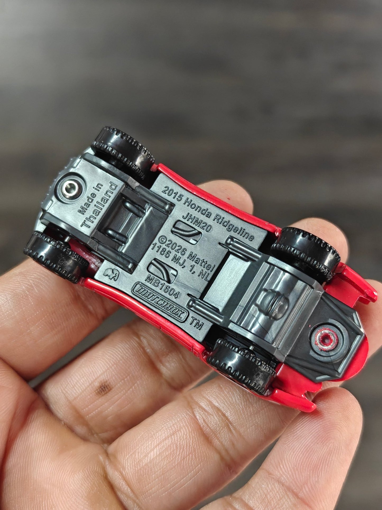 Matchbox 2015 Honda Ridgeline - Red (Uncarded - New) - Kinder Logs