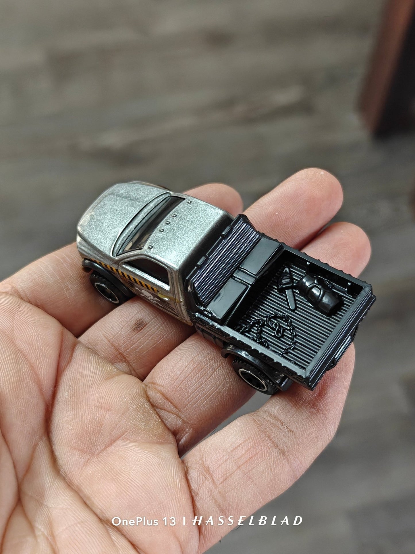 Matchbox 2016 Dodge RAM Utility Flatbed (Uncarded - New) - Kinder Logs