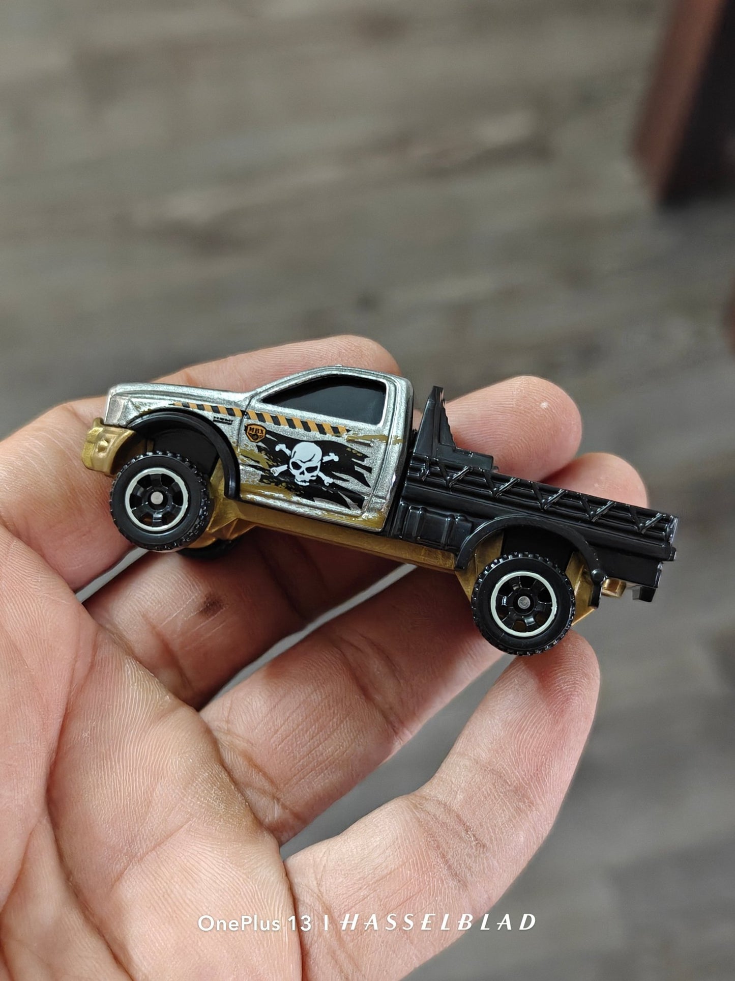 Matchbox 2016 Dodge RAM Utility Flatbed (Uncarded - New) - Kinder Logs