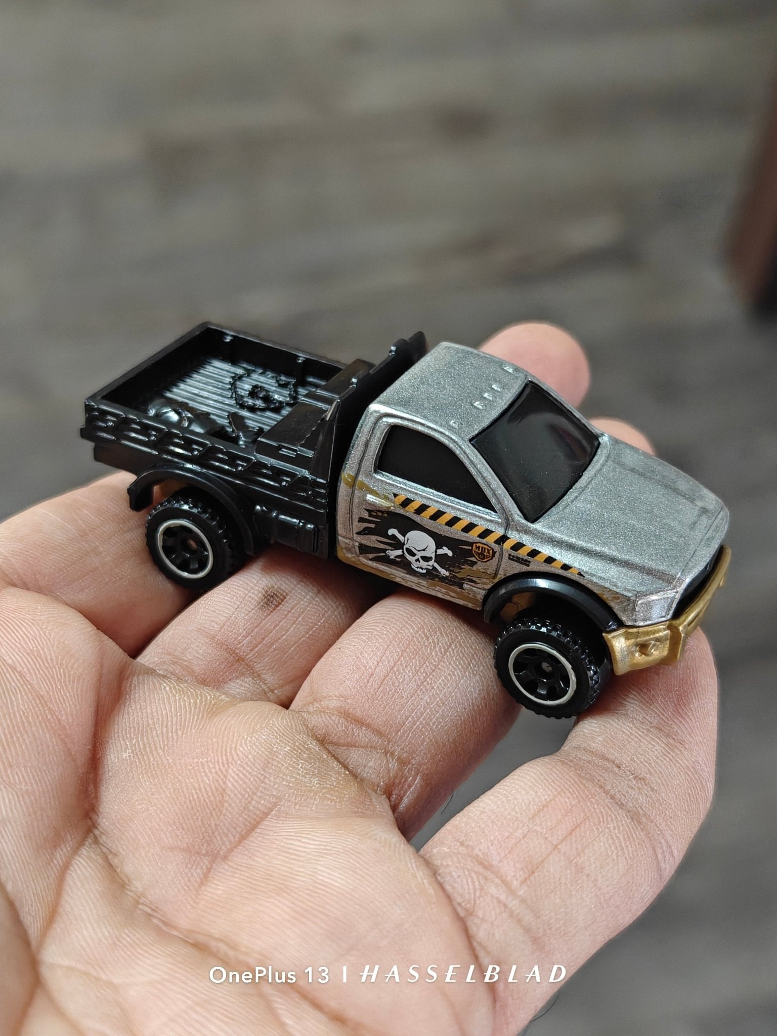 Matchbox 2016 Dodge RAM Utility Flatbed (Uncarded - New) - Kinder Logs