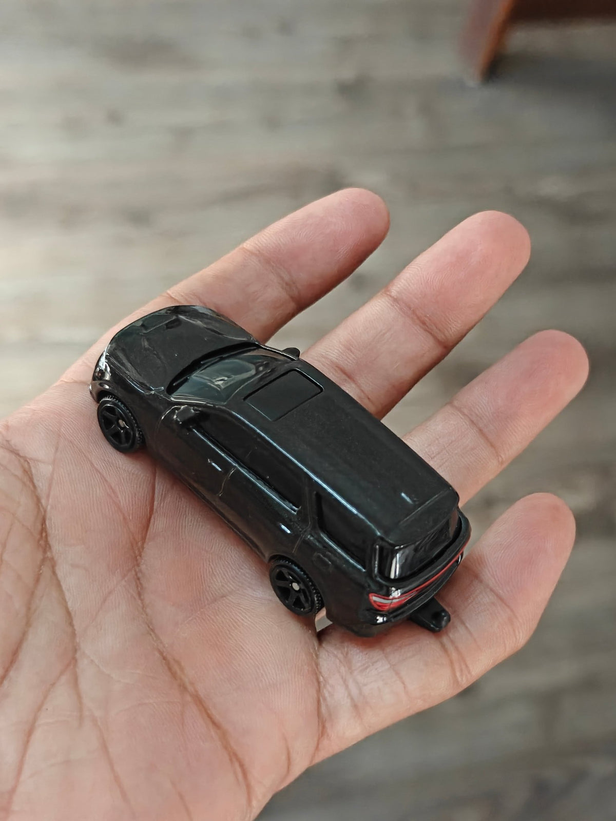 Matchbox 2018 Dodge Durango - Black (Uncarded - New) - Kinder Logs
