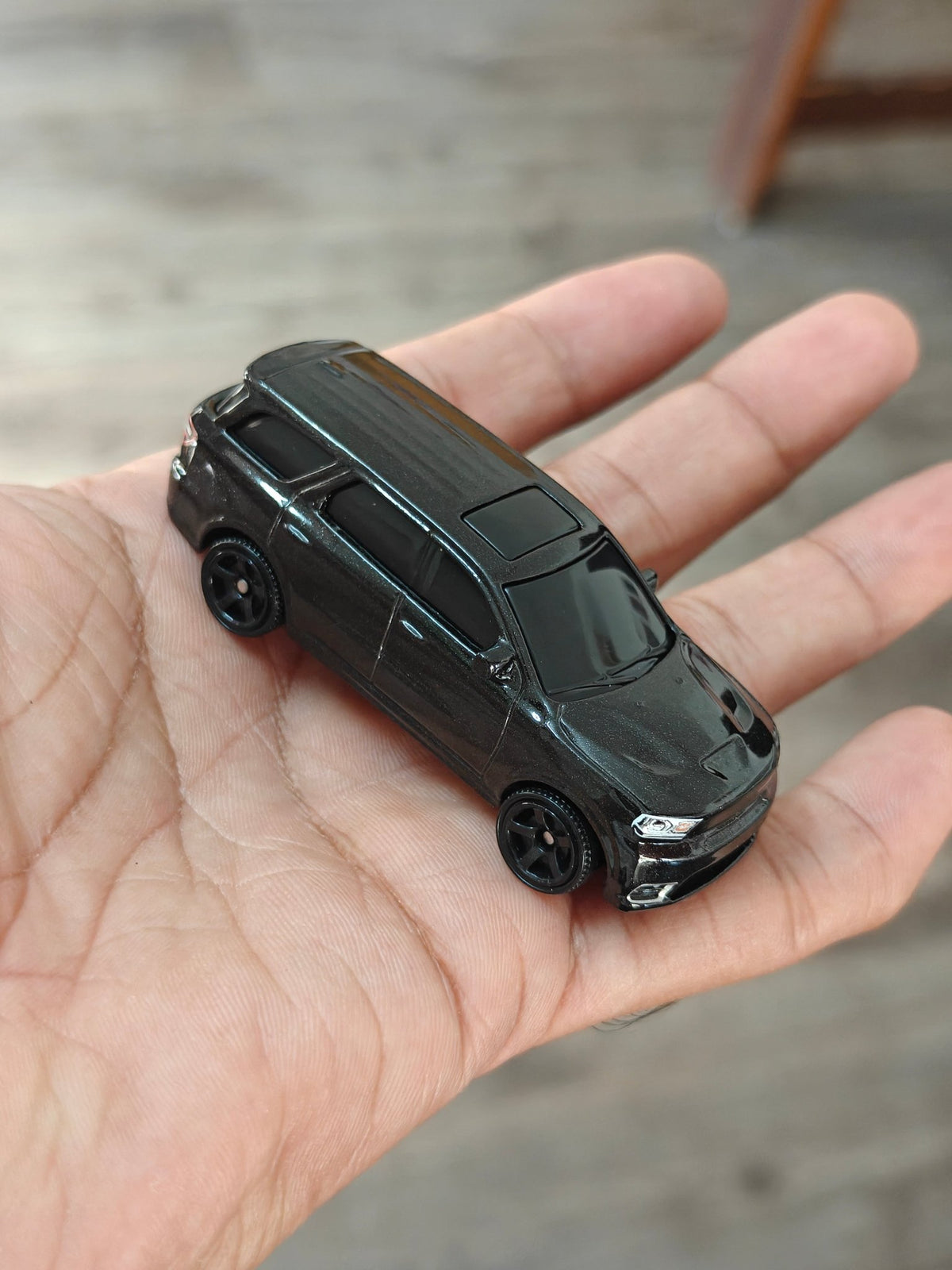 Matchbox 2018 Dodge Durango - Black (Uncarded - New) - Kinder Logs