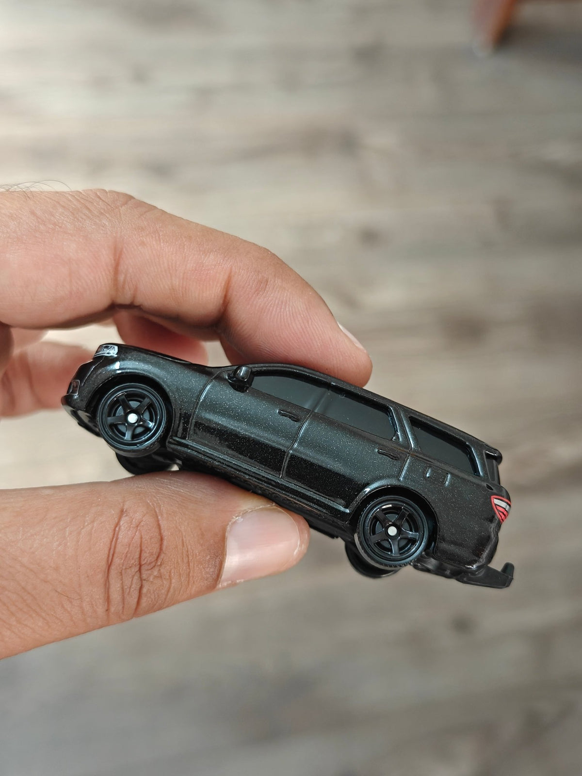 Matchbox 2018 Dodge Durango - Black (Uncarded - New) - Kinder Logs