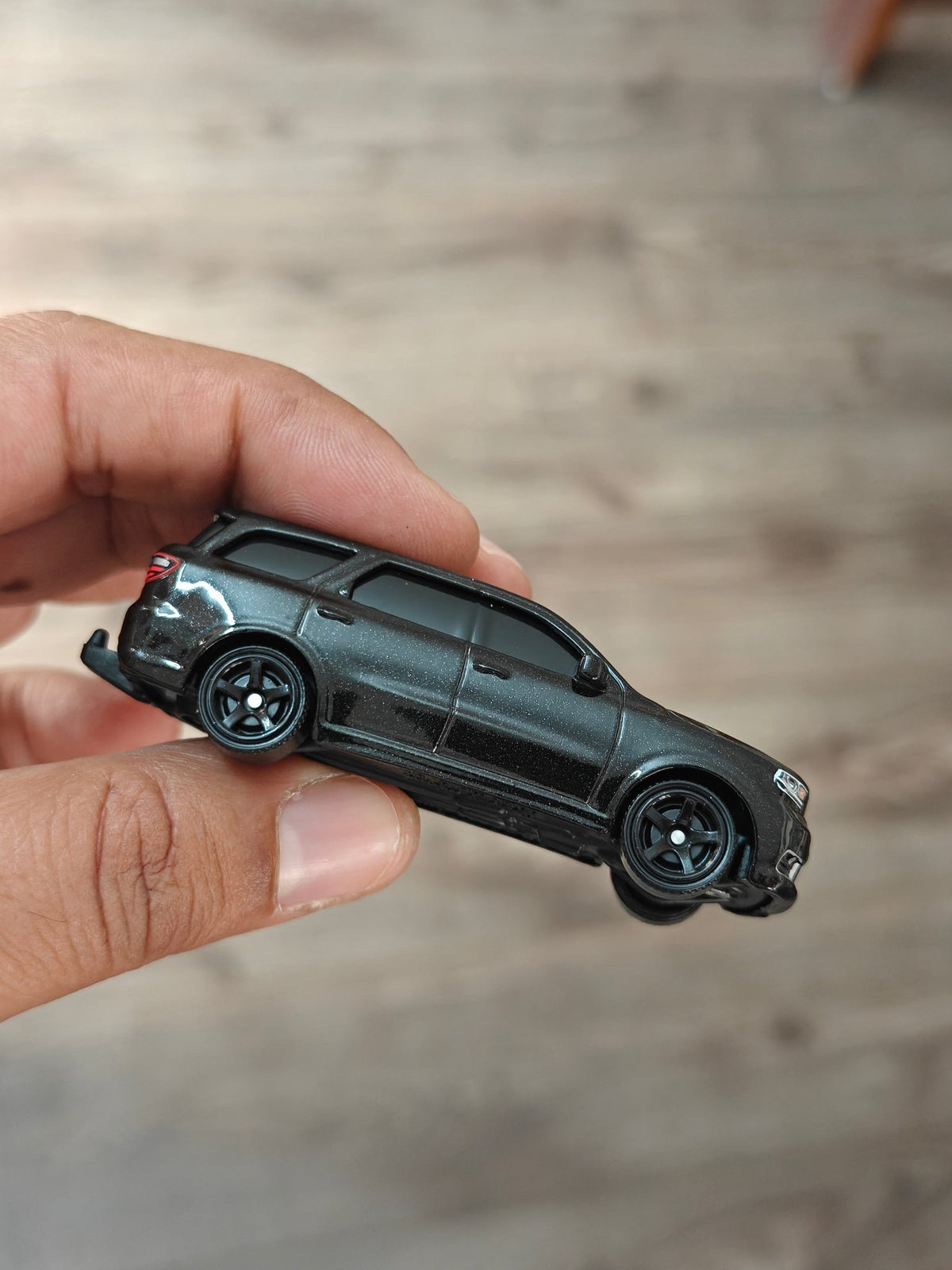 Matchbox 2018 Dodge Durango - Black (Uncarded - New) - Kinder Logs