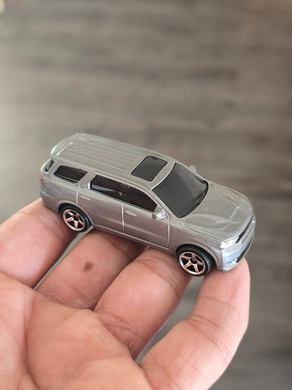 Matchbox 2018 Dodge Durango - Grey (Uncarded - New) - Kinder Logs