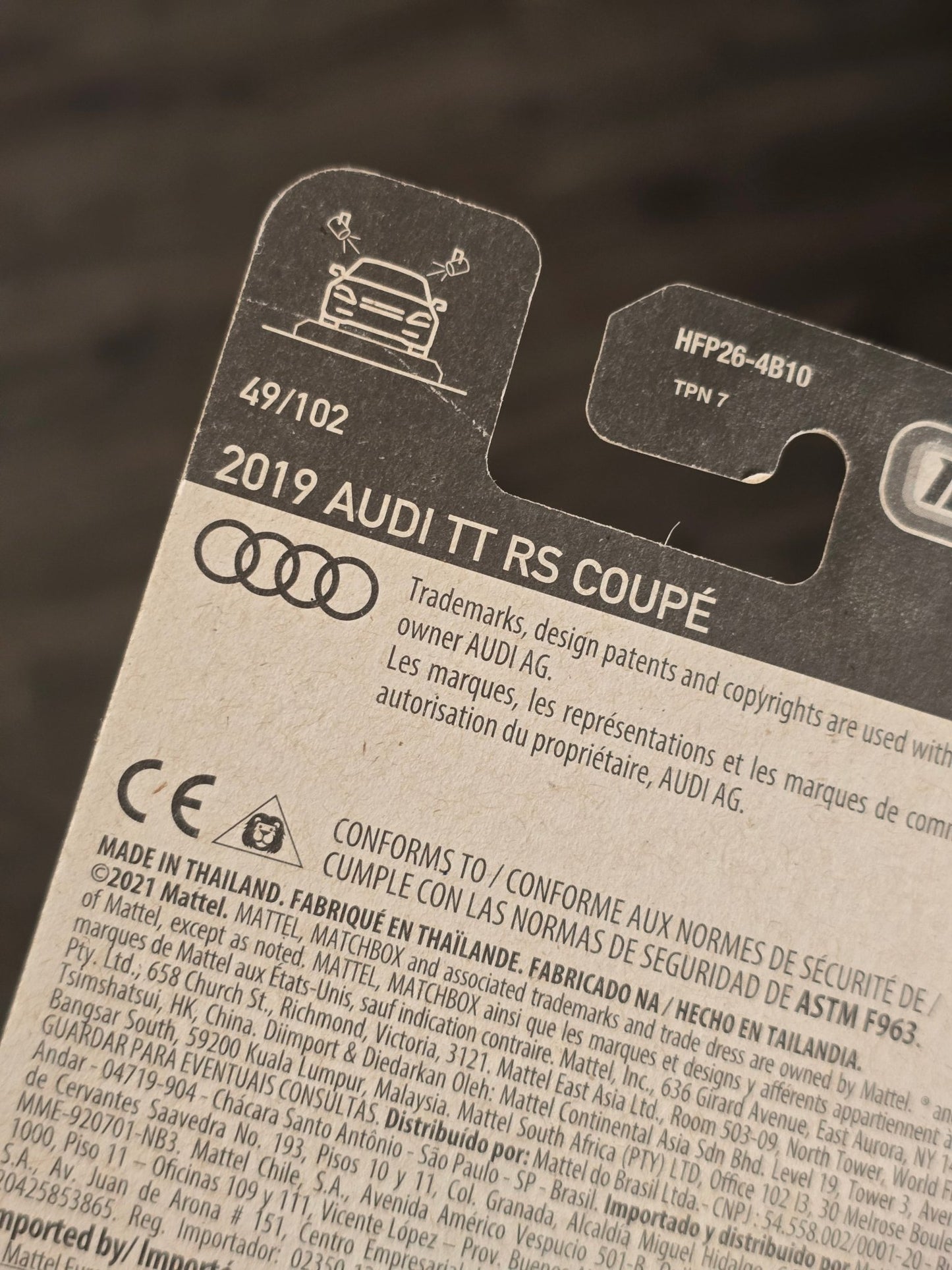 Matchbox 2019 Audi TT RS Coupe - Red (Imported) - Kinder Logs