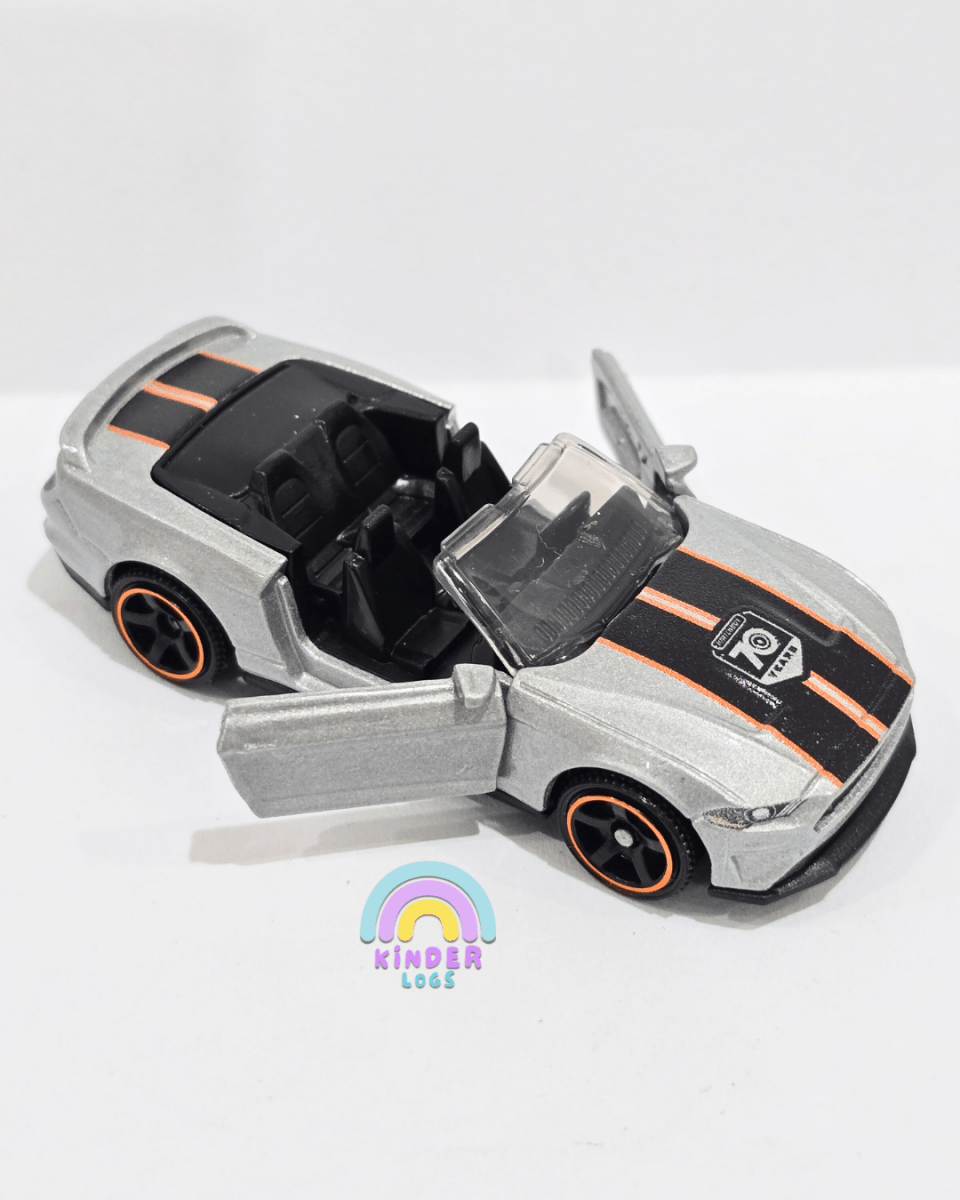 Matchbox 2019 Ford Mustang Convertible - Moving Parts (Uncarded) - Kinder Logs