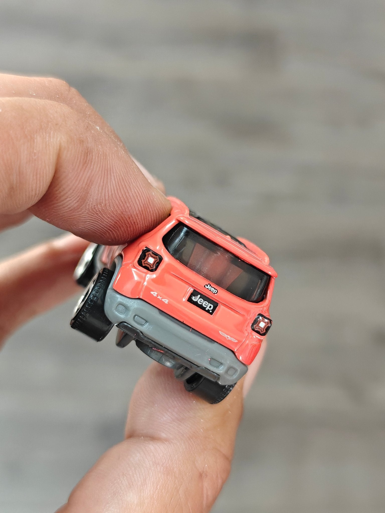 Matchbox 2019 Jeep Renegade - Red (Open Box) - Kinder Logs