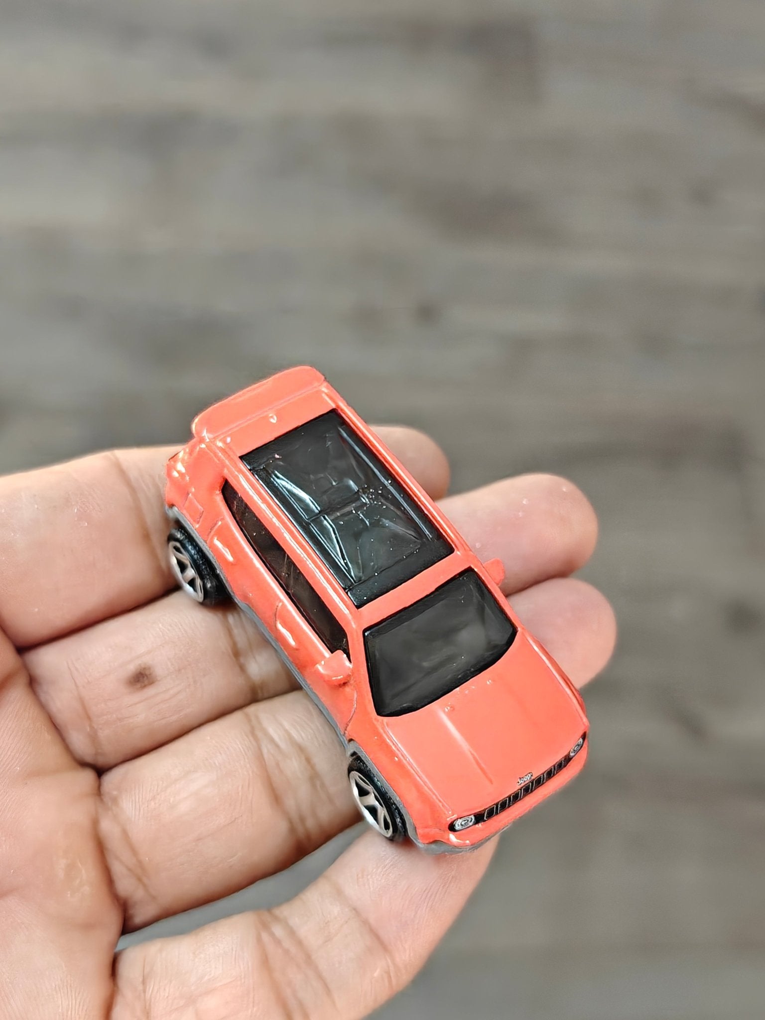 Matchbox 2019 Jeep Renegade - Red (Open Box) - Kinder Logs