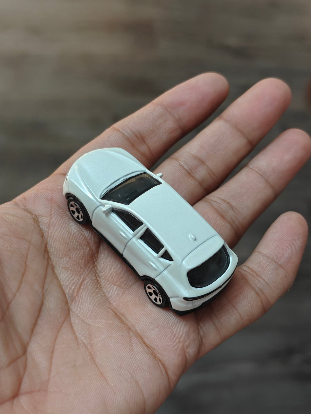 Matchbox 2023 Alfa Romeo Tonale - White (Uncarded - New) - Kinder Logs