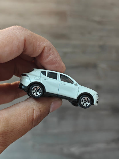 Matchbox 2023 Alfa Romeo Tonale - White (Uncarded - New) - Kinder Logs