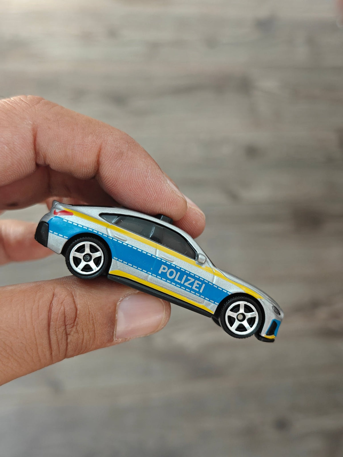 Matchbox 2023 BMW i4 Police Car - Silver (Uncarded - New) - Kinder Logs