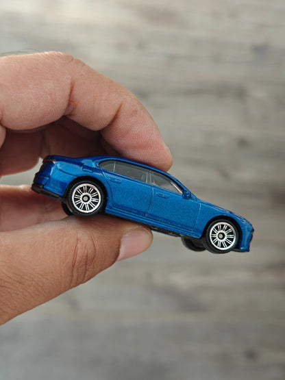 Matchbox 2024 BMW 7 Series - Blue (Uncarded - New) - Kinder Logs