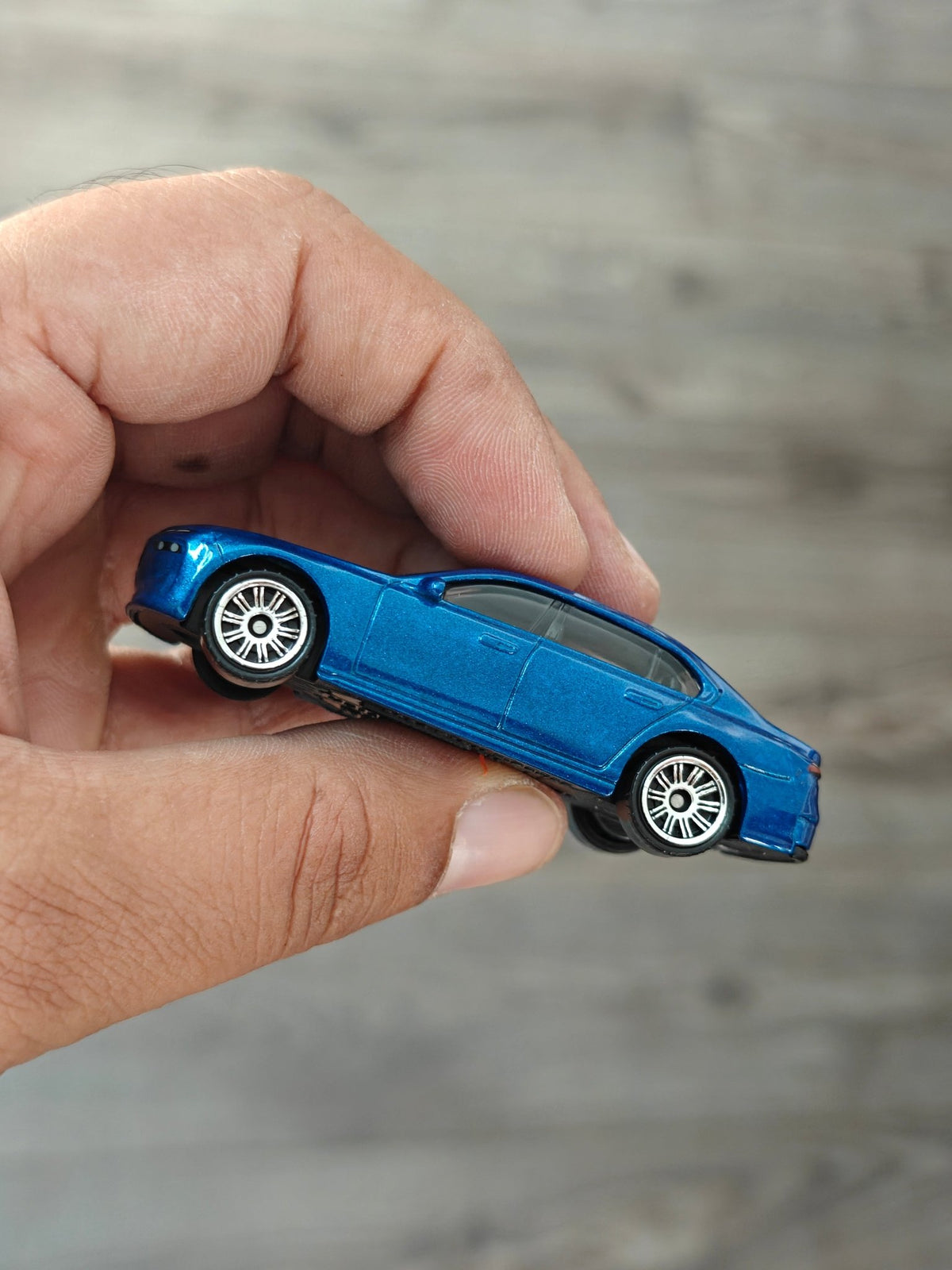 Matchbox 2024 BMW 7 Series - Blue (Uncarded - New) - Kinder Logs