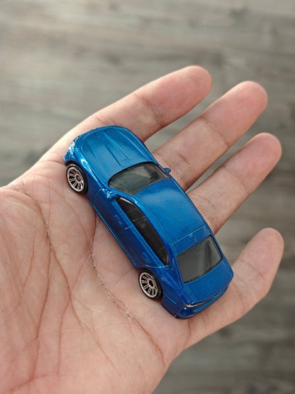 Matchbox 2024 BMW 7 Series - Blue (Uncarded - New) - Kinder Logs