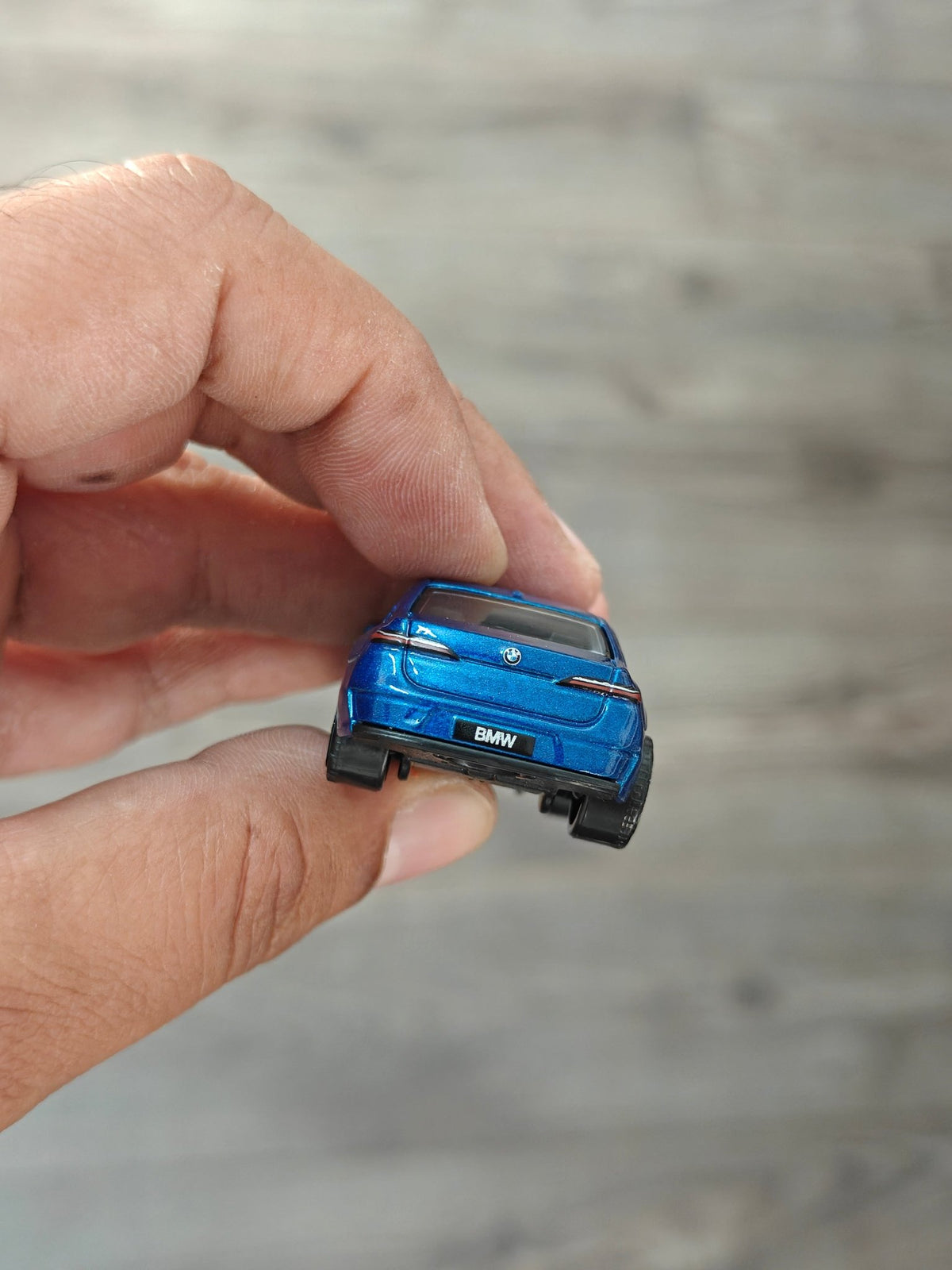 Matchbox 2024 BMW 7 Series - Blue (Uncarded - New) - Kinder Logs