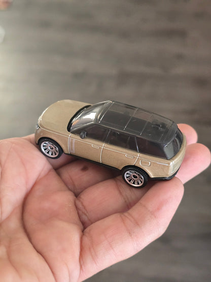 Matchbox 2024 Range Rover PHEV - Gold (Uncarded - New) - Kinder Logs