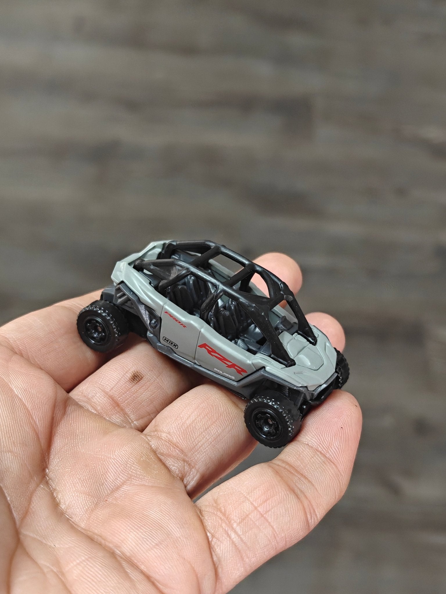 Matchbox 2025 Polaris RZR PRO R 4 Sport - Grey (Uncarded - New) - Kinder Logs