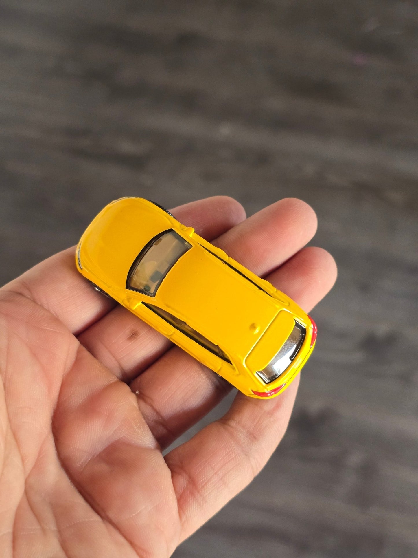 Matchbox Audi e - Tron EV - Yellow (Uncarded - New) - Kinder Logs