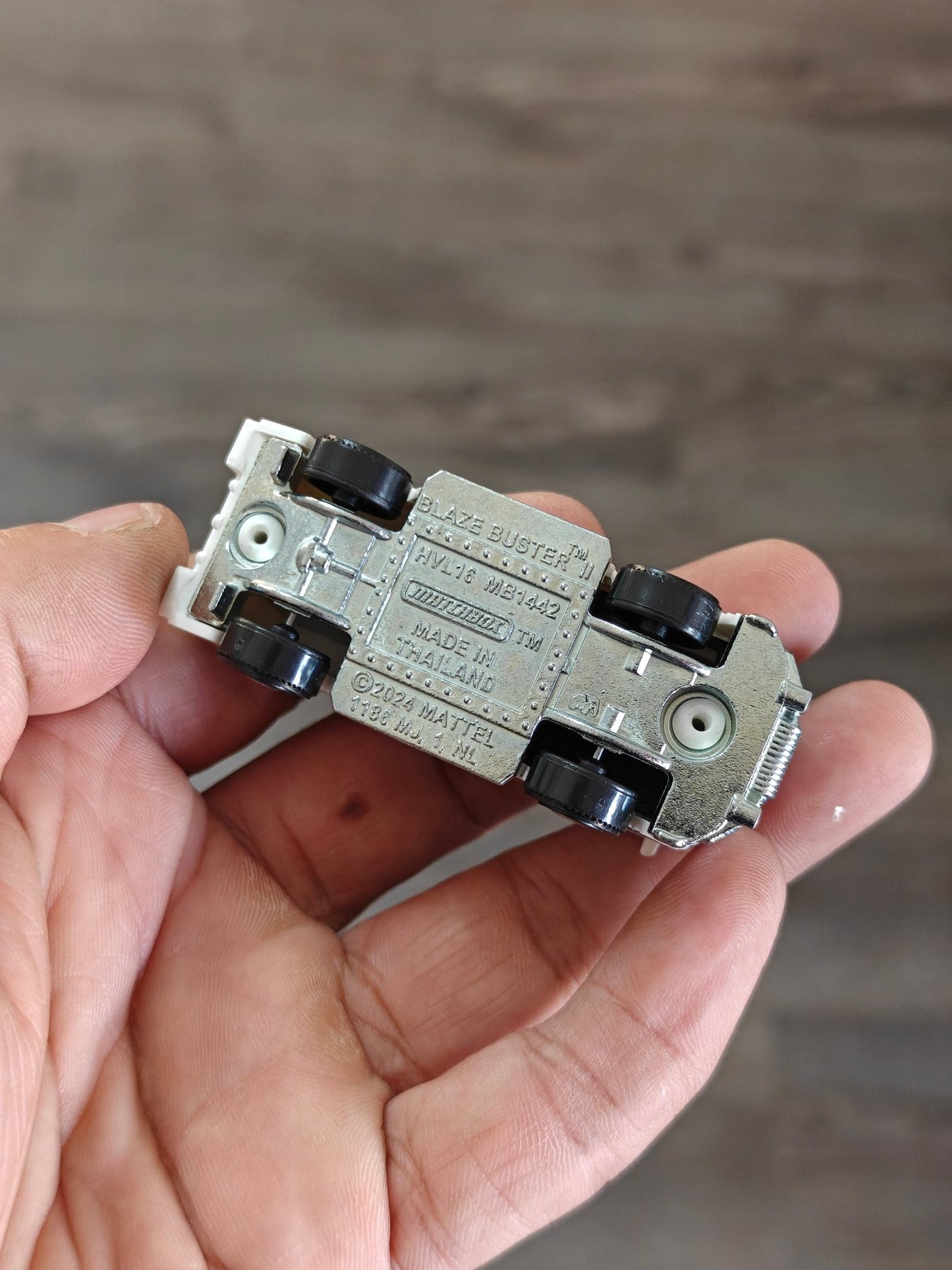 Matchbox Blaze Buster Fire Truck - White (Uncarded - New) - Kinder Logs