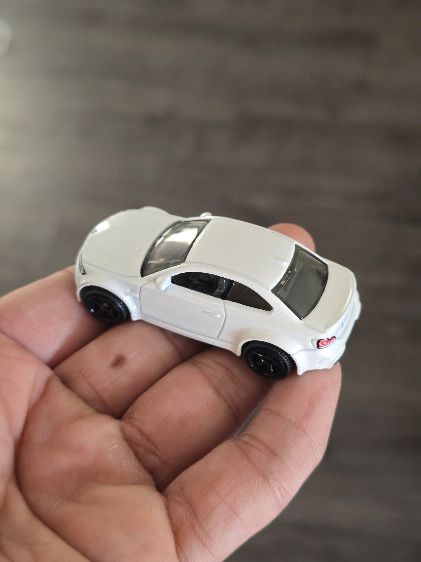Matchbox BMW 1M - White (Uncarded - New) - Kinder Logs