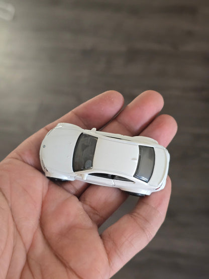 Matchbox BMW 1M - White (Uncarded - New) - Kinder Logs