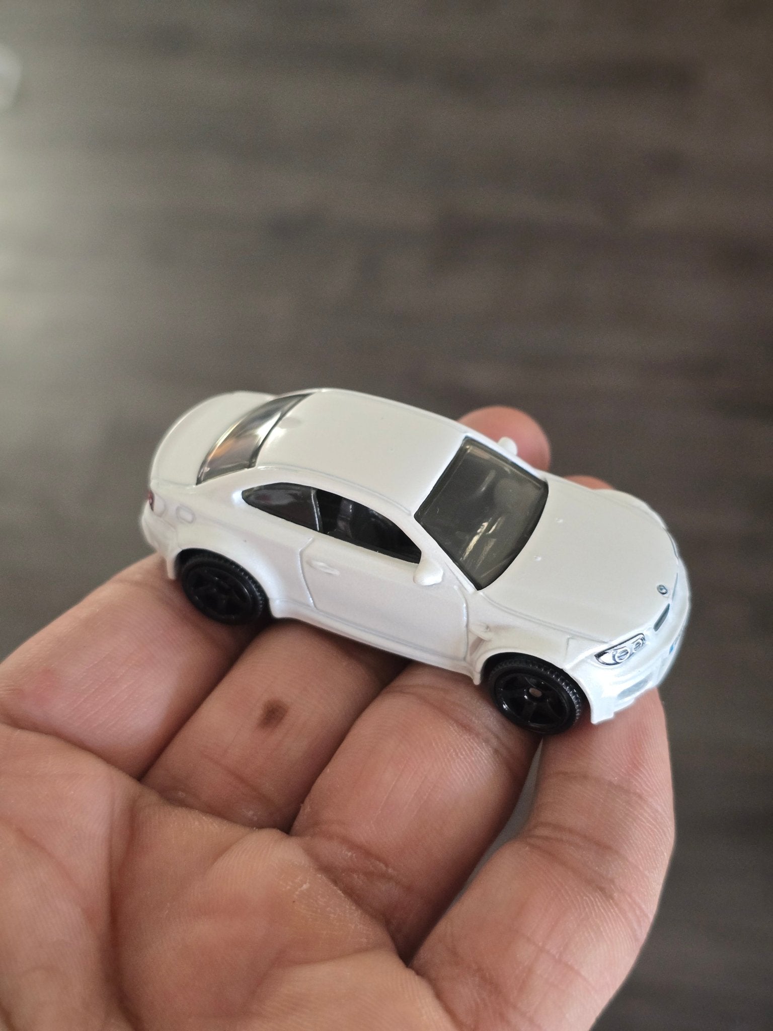 Matchbox BMW 1M - White (Uncarded - New) - Kinder Logs