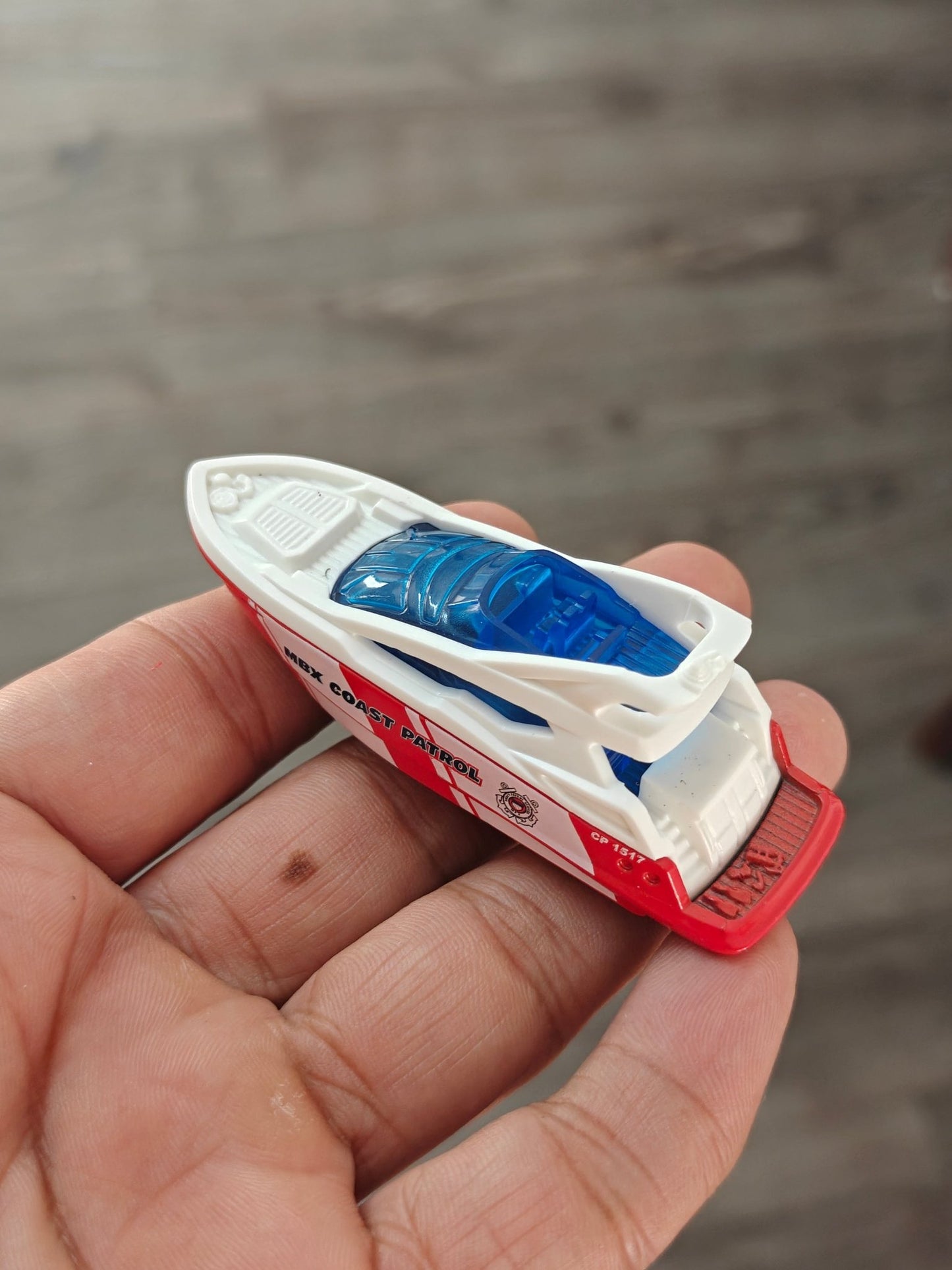 Matchbox Boat Coast 2 Coast - Red - White (Uncarded - New) - Kinder Logs
