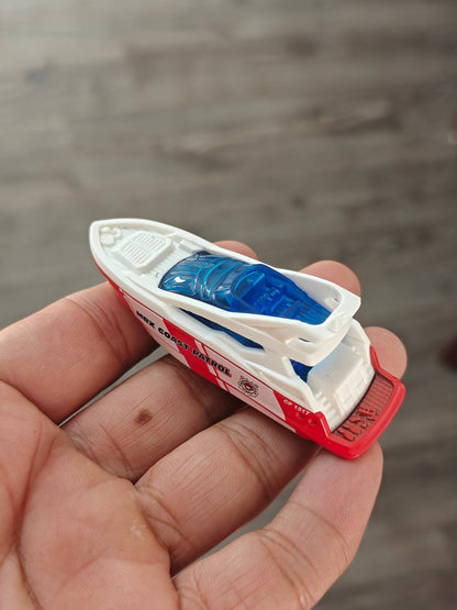 Matchbox Boat Coast 2 Coast - Red - White (Uncarded - New) - Kinder Logs