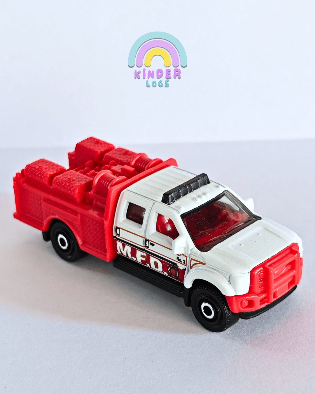 Matchbox Ford F-550 Super Duty (Uncarded) - Kinder Logs