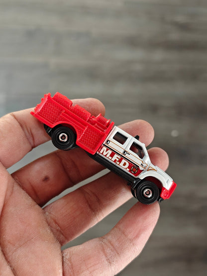 Matchbox Ford F-550 Super Duty (Uncarded) - Kinder Logs